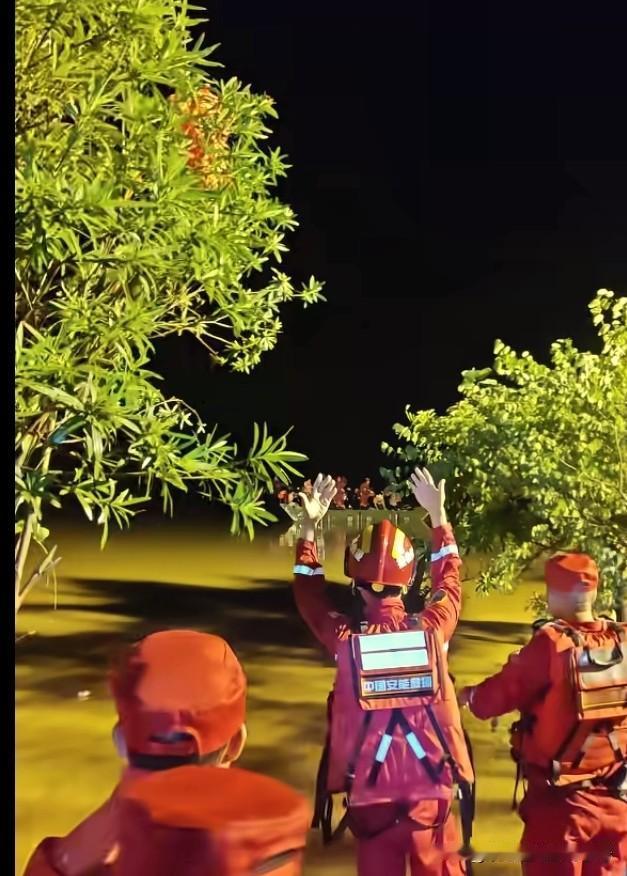 国家队中国安能救援铁军出手，说明广西的灾情太重了。前天还看到广西物流职业技术