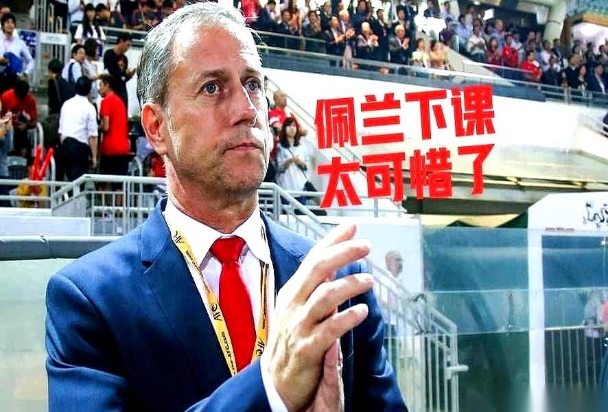 两场比赛，8次门框。还有一个球，整个都滚进球门里了，愣是被人给活生生掏了出来。