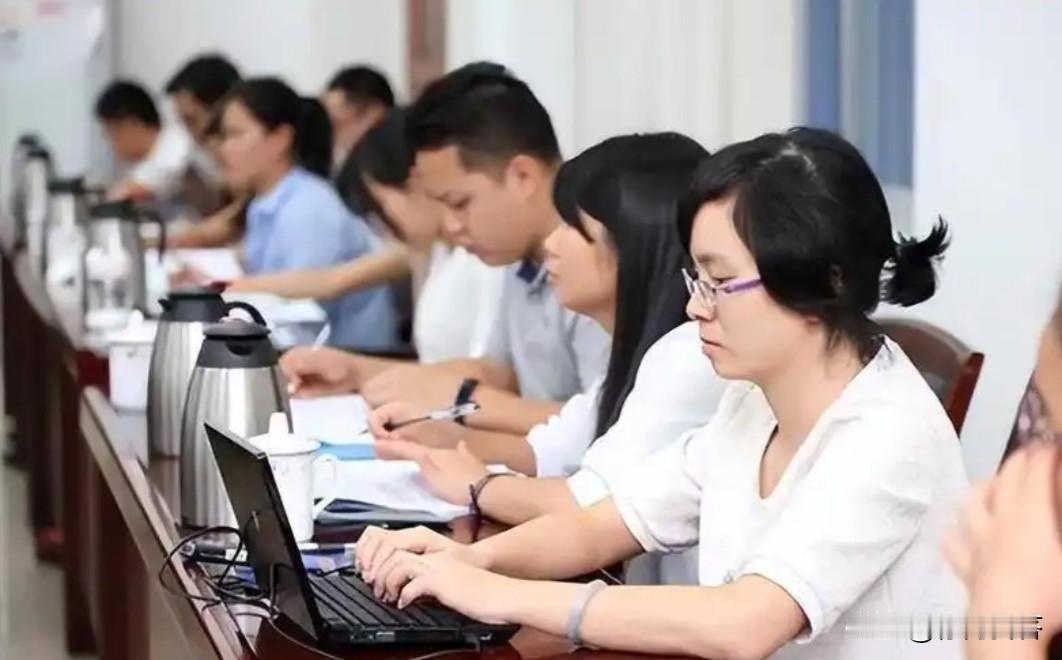 请问：带编的事业编还需要签合同？答案：需要，因为事业单位需要与工作人员订立聘