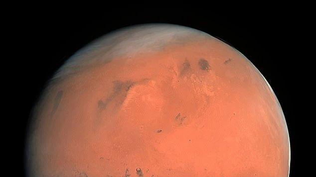 火星发现“骷髅山”?NASA科学家陷入困惑,两大猜想引发全球关注