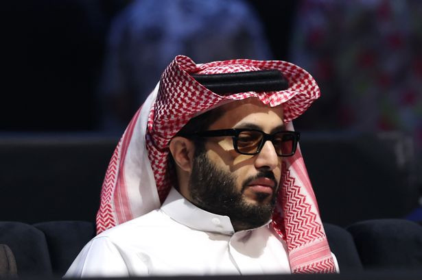 LW谈及关于TurkiAl-Sheikh的推文说曼联将要被出售他在社交媒体