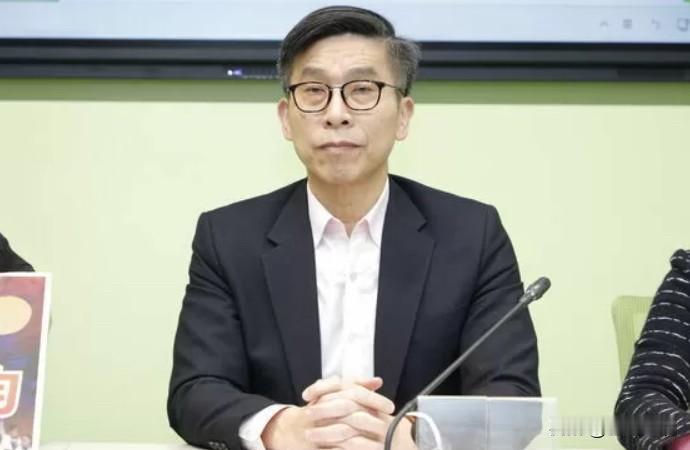 郑丽文提“台湾人应接受自己是中国人”　钟佳滨叫嚣：“台湾中国互不隶属”针对国