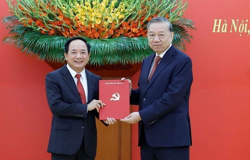 越南人事变动，梁强嫡系郑文决调任内政部二把手，而一把手潘廷镯1958年生，郑文决