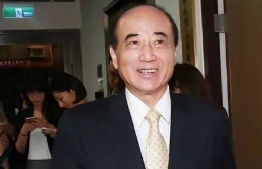 赖清德这回反应够快的。 王金平前脚刚把话摊开，主权归一、防务外交归中央，剩下