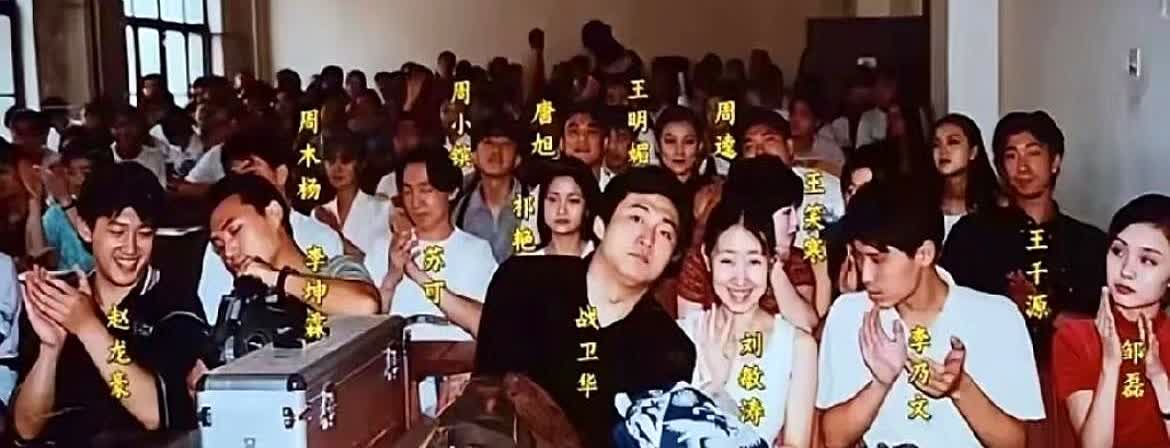 朱媛媛去世，梁静，陶虹和黄小明都发表了哀悼，但大家都在等李乃文的态度。李乃文