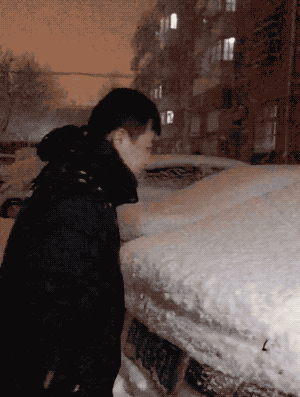 “苍井空带娃直播遭恶评炮轰...你们就是这么对待启蒙老师的吗? ! ”