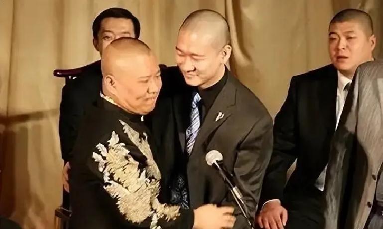 曹云金直播到凌晨3点，硬扛一个月200万开销，就为了证明给郭德纲看，结果人家压根