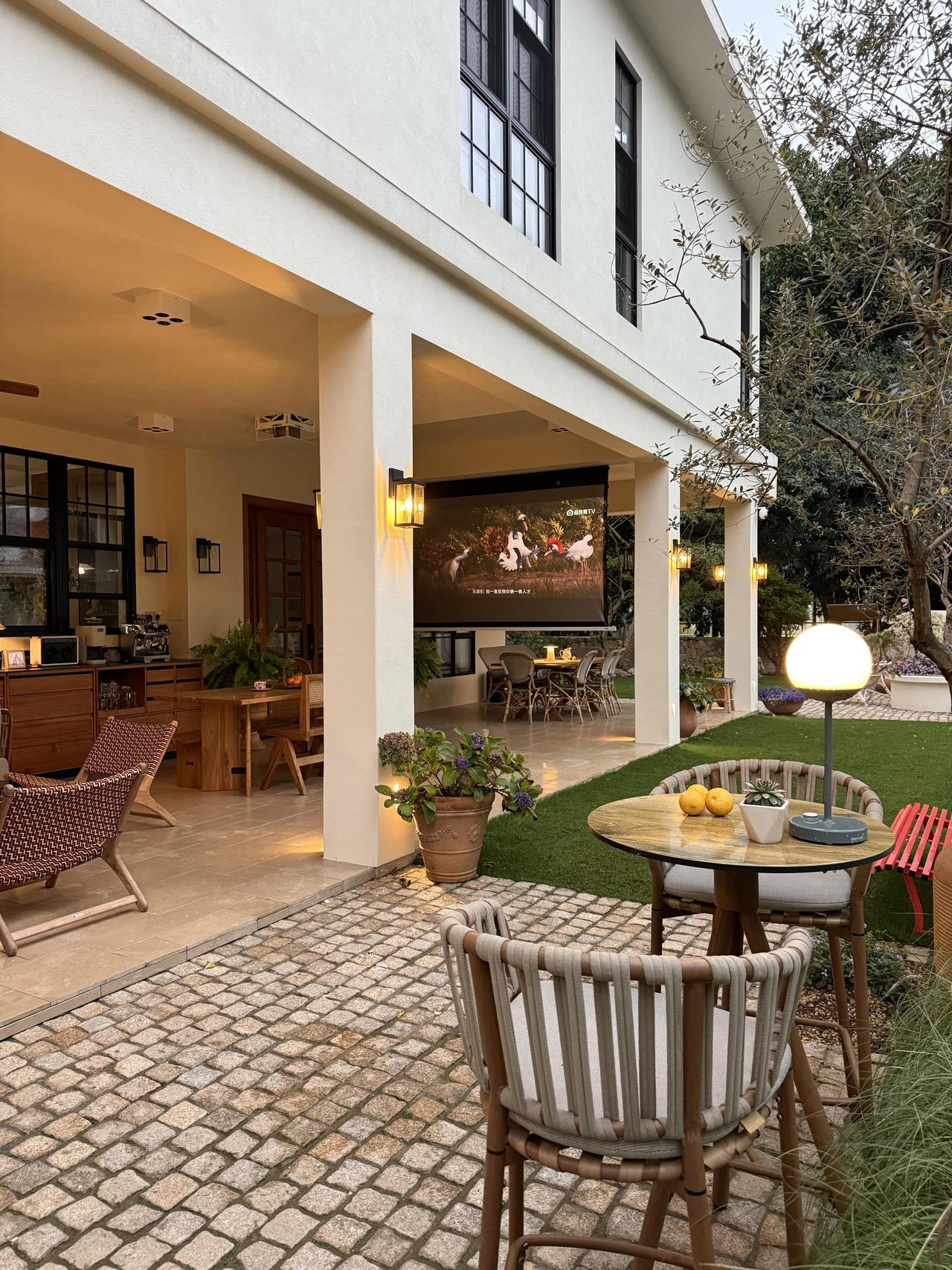 豪华别墅，这大概已经过上普通人里最好的生活这就是梦想中的生活，这小区是一个大型