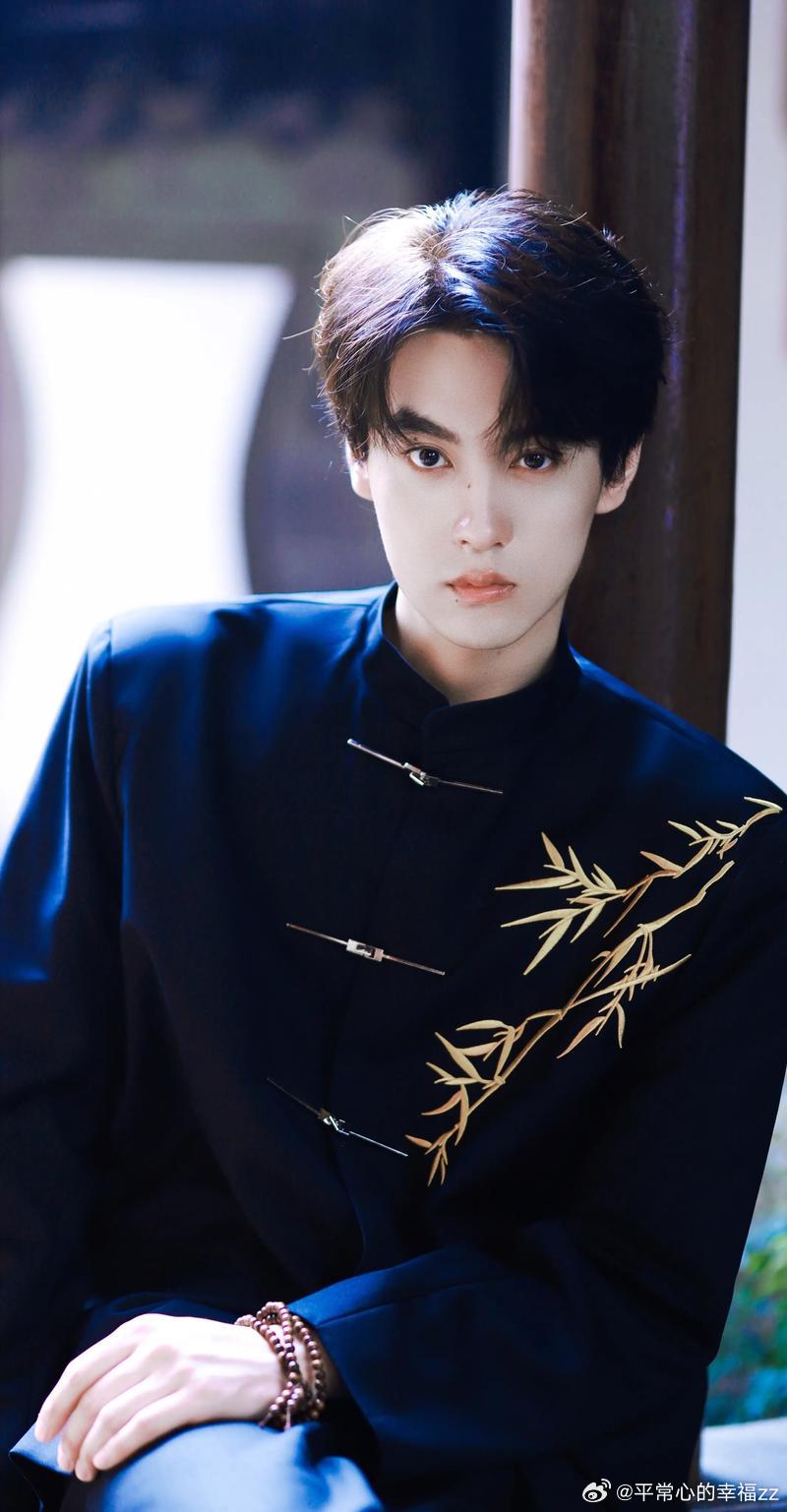 九成美晒与田栩宁亲吻视频热点观点﻿九成美直播哭诉晒亲吻视频：田栩宁，你到底有几