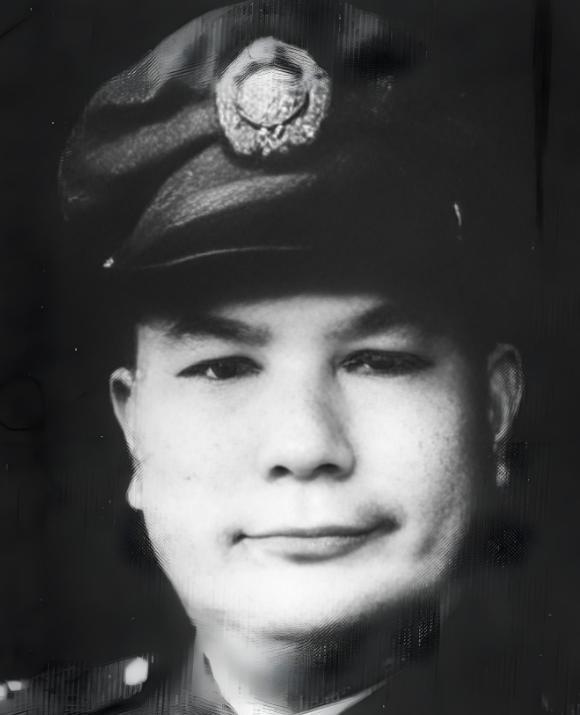夏威（1893年3月2日－1975年1月3日），原名钧善，字煦苍，广西容县沙田乡