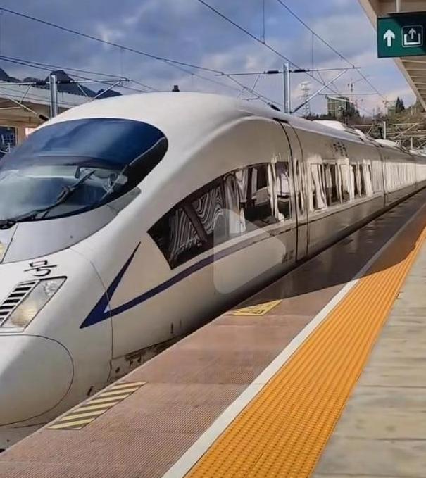 西班牙交通大臣为采购高铁考察多国，结果彻底颠覆认知！先访德国西门子，对方不仅