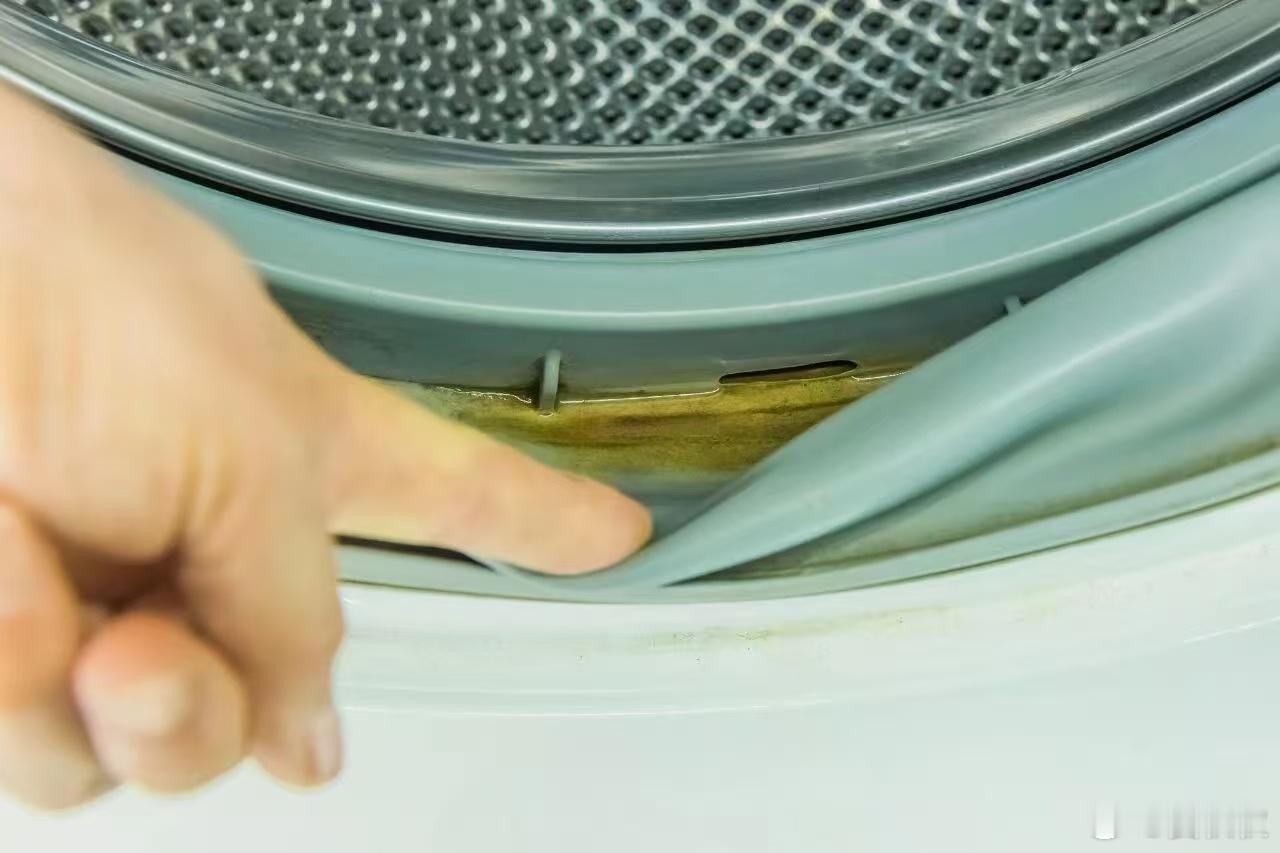 洗完衣服不要这么做日常生活中，一些人常会遭遇不明原因的皮肤过敏、咳嗽、鼻炎。这并