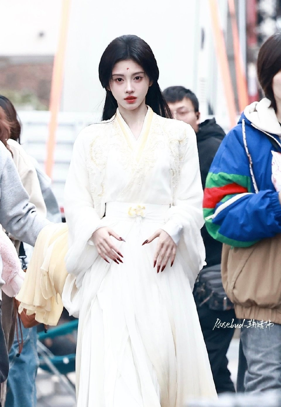 月鳞绮纪愚人节播月鳞绮纪愚人节播来真的谁懂啊！愚人节官宣开播真的又惊又喜，本以为