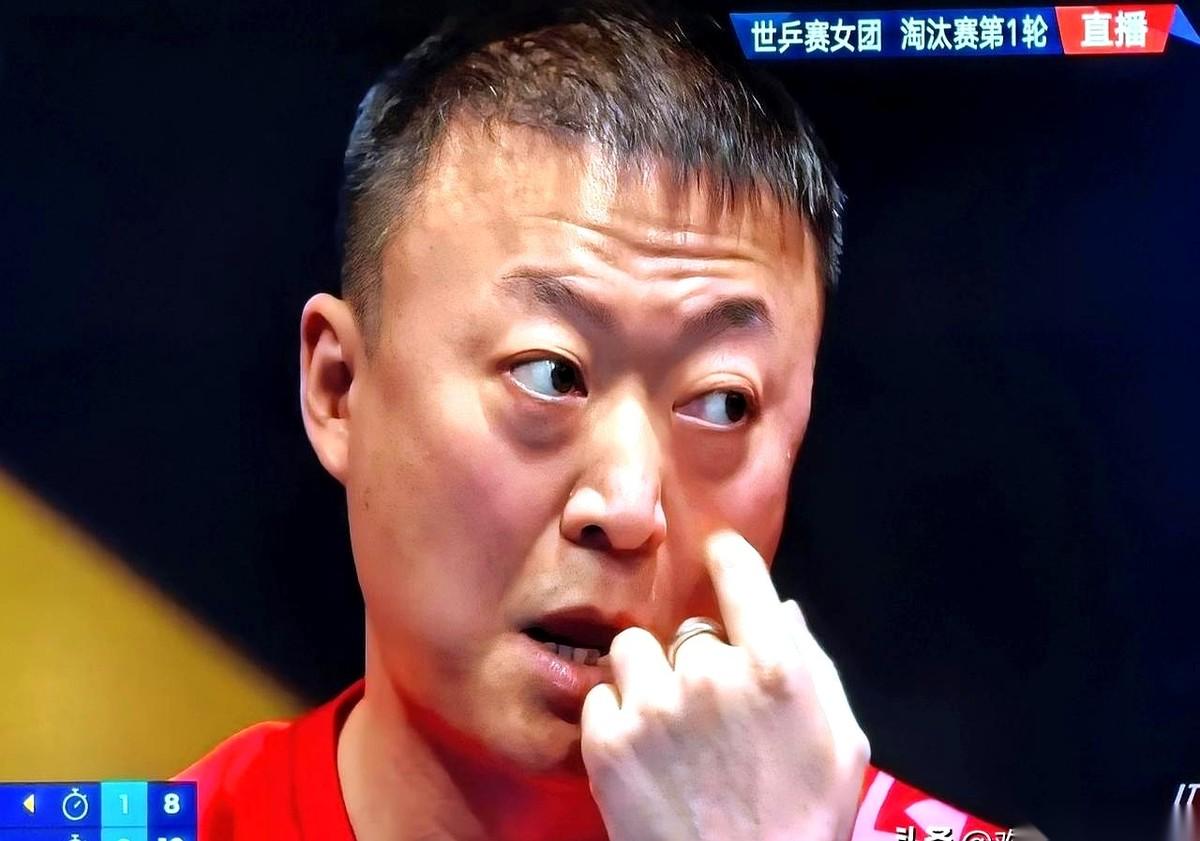 国乒打波兰，第二盘，眼看要拿下了。蒯曼2-0领先，结果让一追三，硬生生把到手的