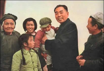 1957年2月11日，周恩来总理来到重庆钢铁厂视察。视察完车间，周恩来来到重钢工