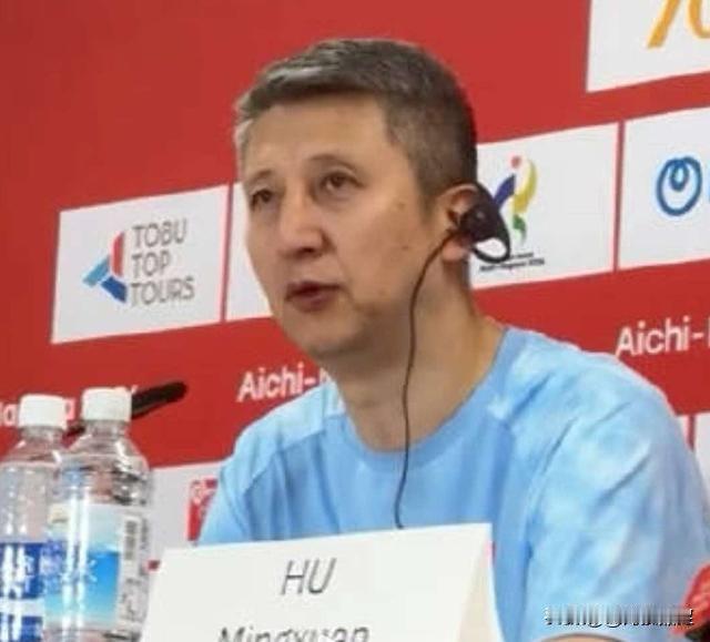 郭士强曾表示，他挑选国家队球员的五个标准是：1.愿意为国效力，渴望为国家队出战