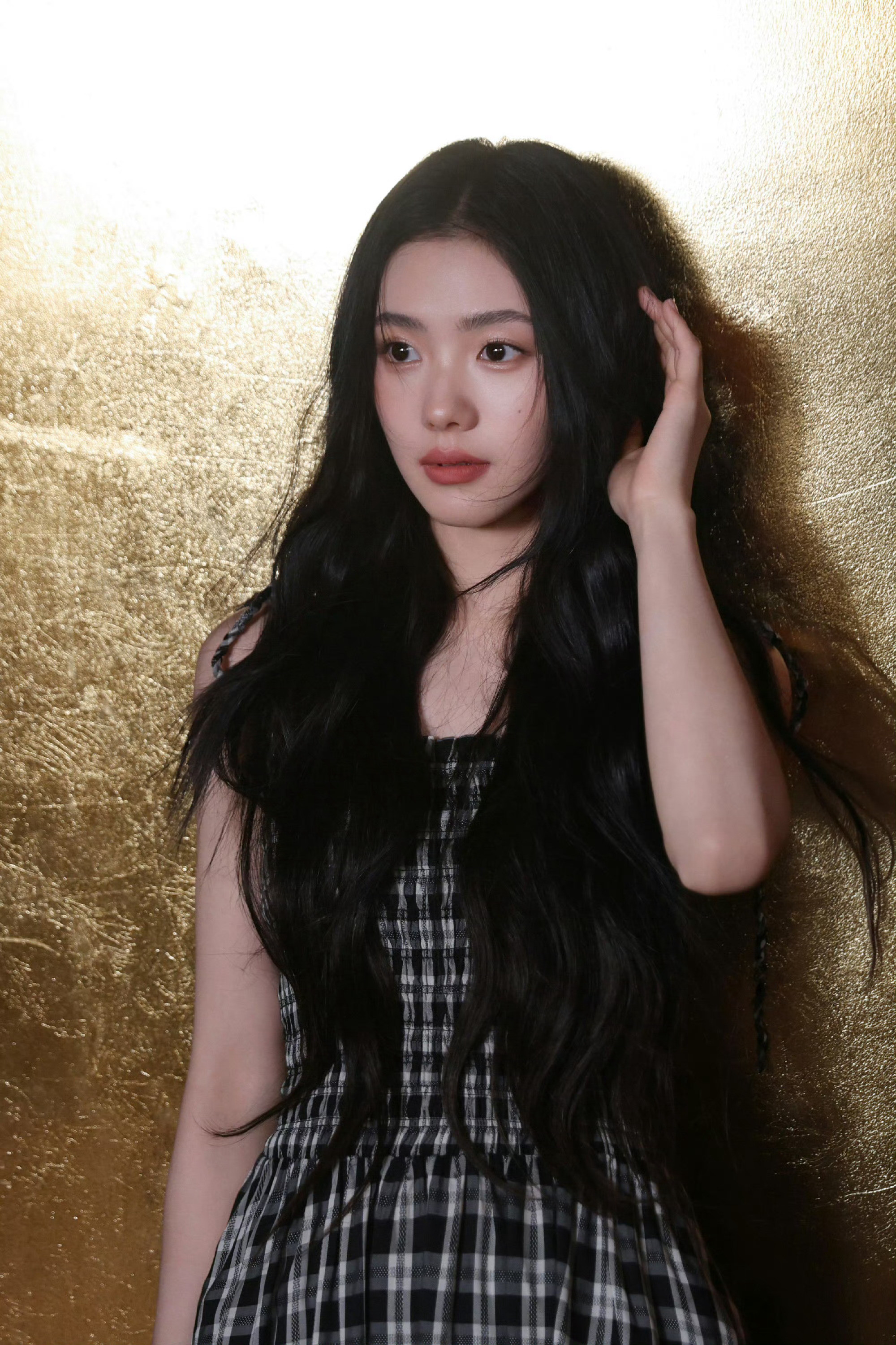 刘浩存glass三月刊封面戏台上的刘浩存好有灵气GLASS三月刊封面也太美了！