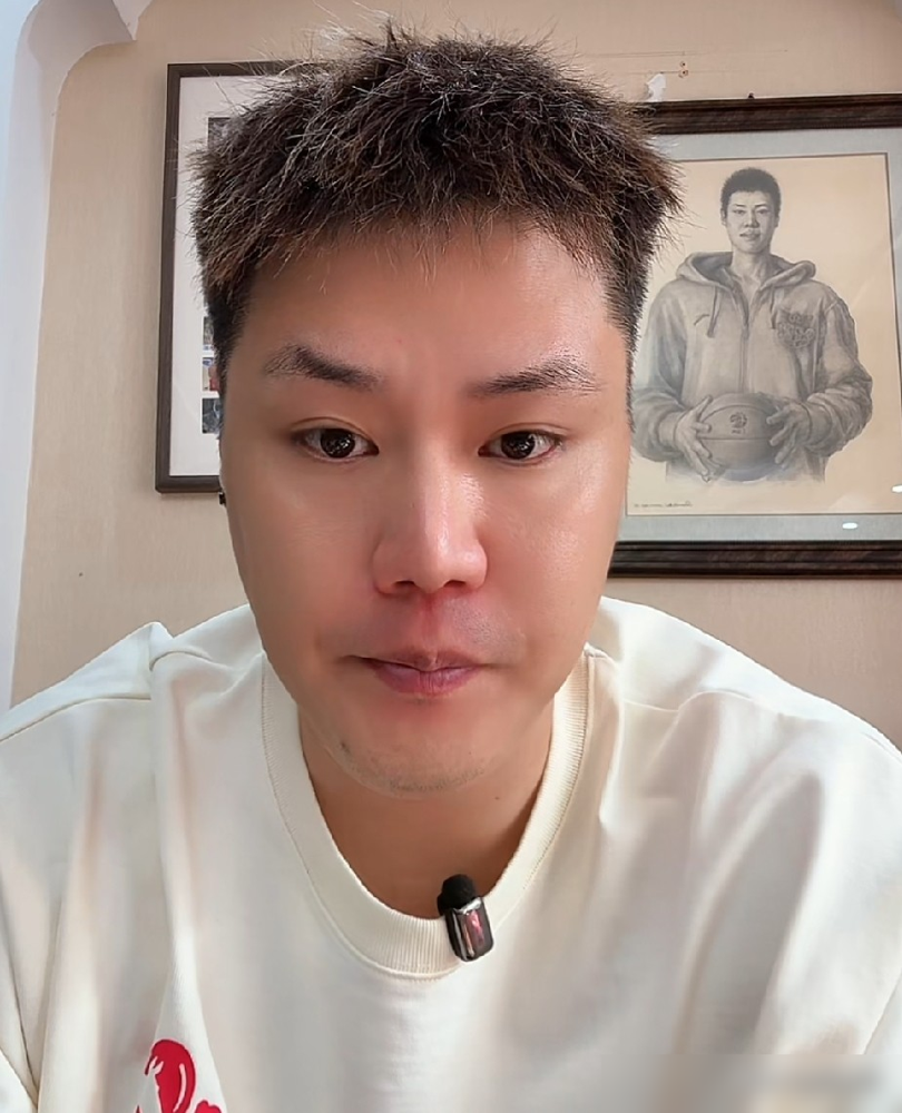 赵继伟右膝抽积液，打完PRP直接留沈阳了，季前赛一场没跟。辽篮残阵打上海双加时输6分，转头虐了四川福