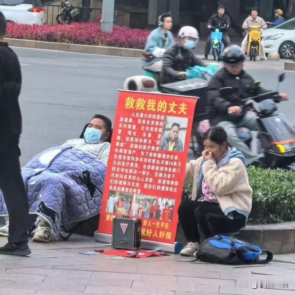 不是我看他们怎么就那么像？难道是轮班制？