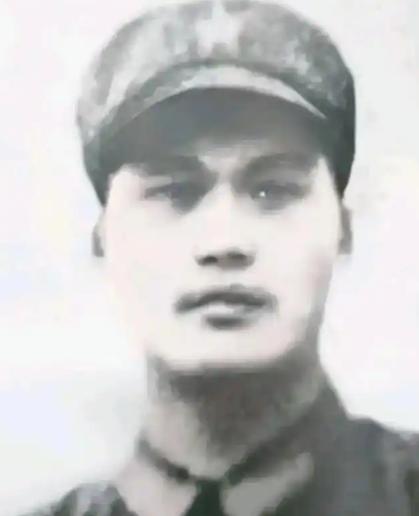 1979年，郑宏余被七八名越军包围，越军见他只有一个人，就喊话让他投降，郑宏余听