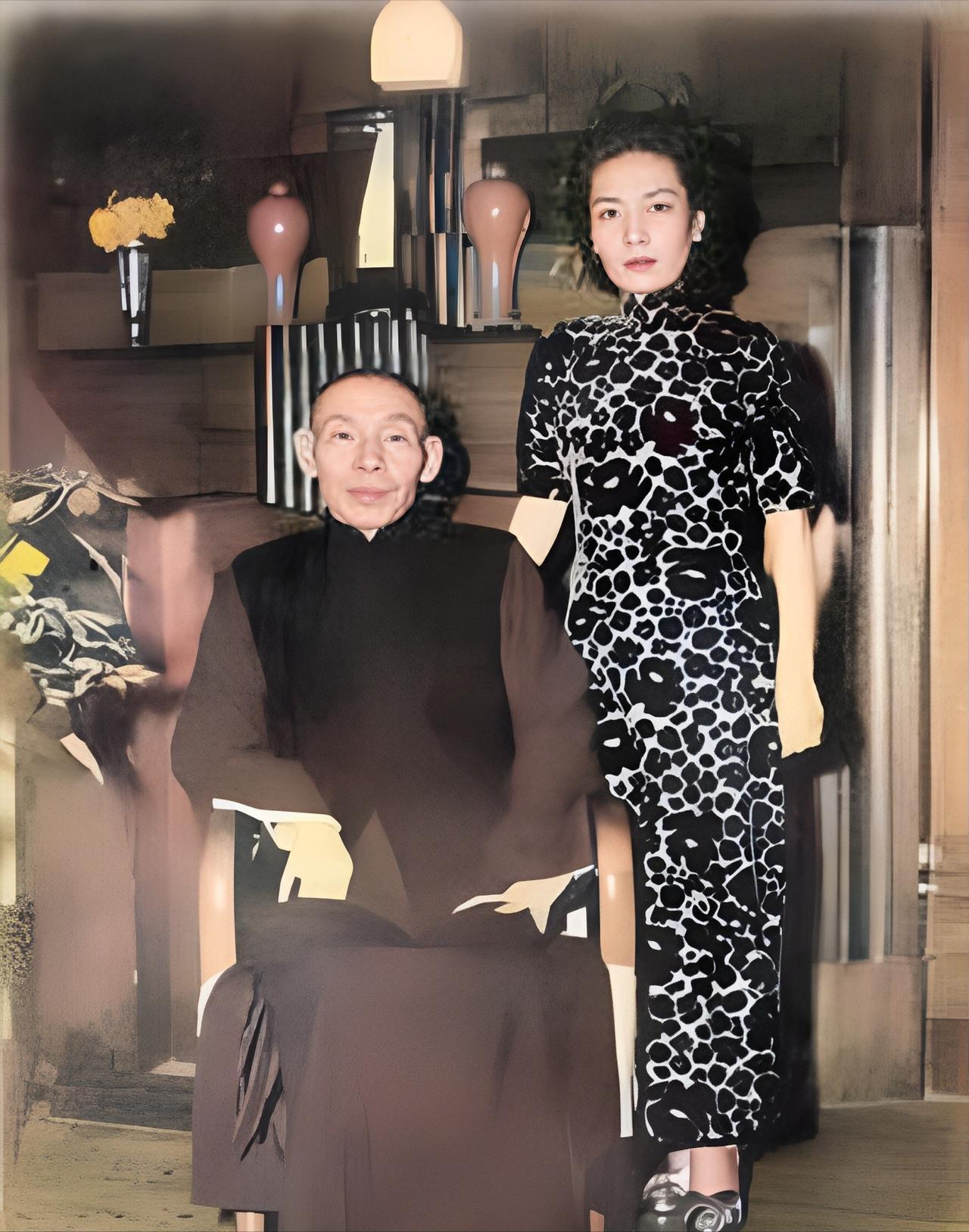 杜月笙临死前烧掉所有欠条，生活陷入困窘的杜家人纷纷骂杜月笙疯了，杜月笙怒吼道：这