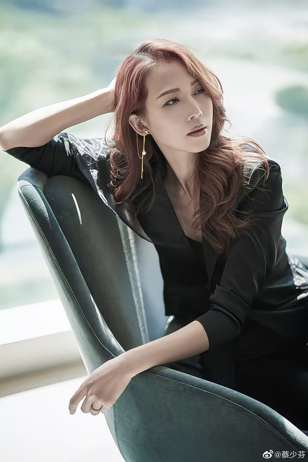 姐姐脸蛋有没有婴儿肥都好看