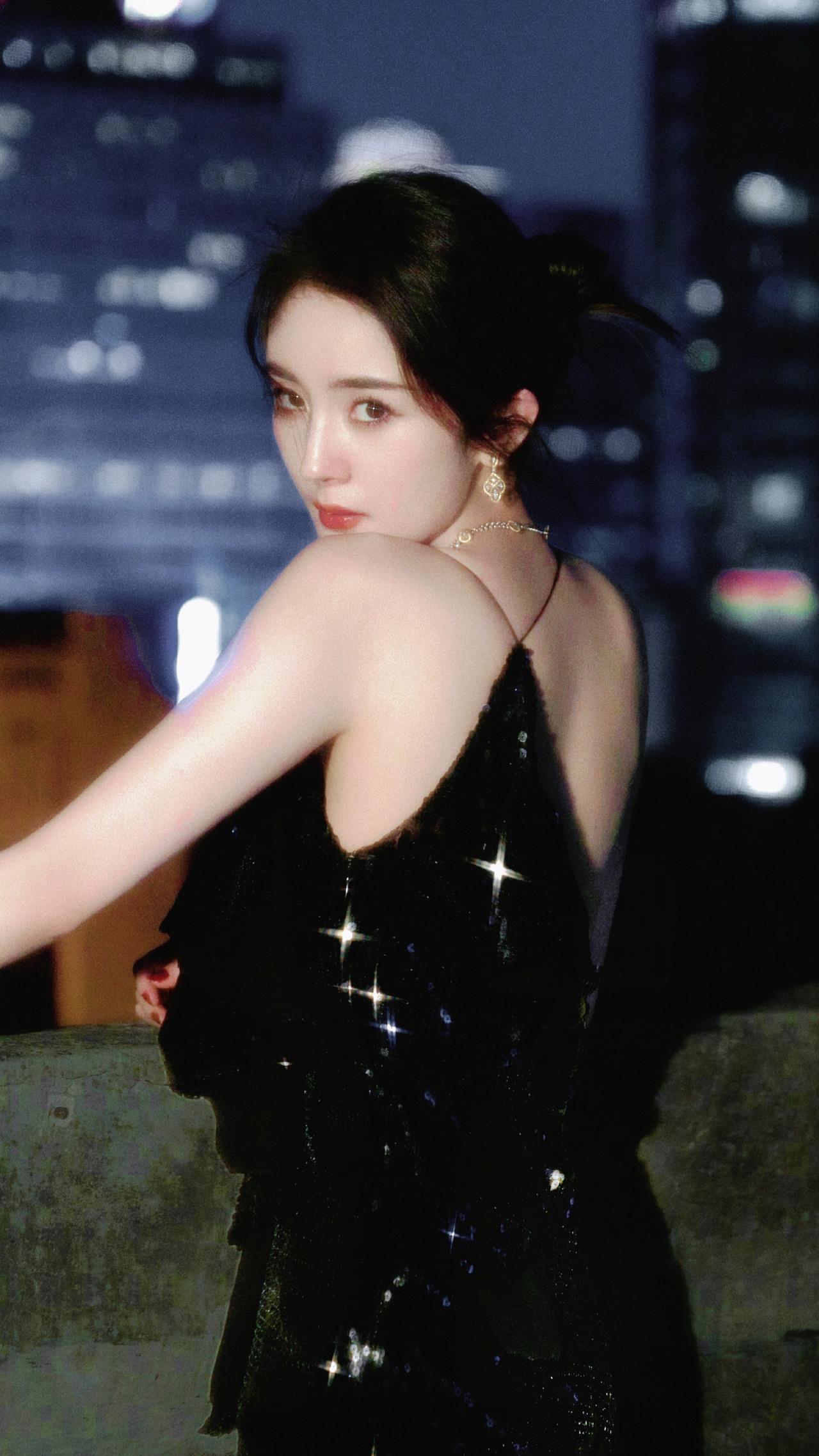 杨幂手机壁纸图片，高清壁纸杨幂杨幂身材杨幂美照