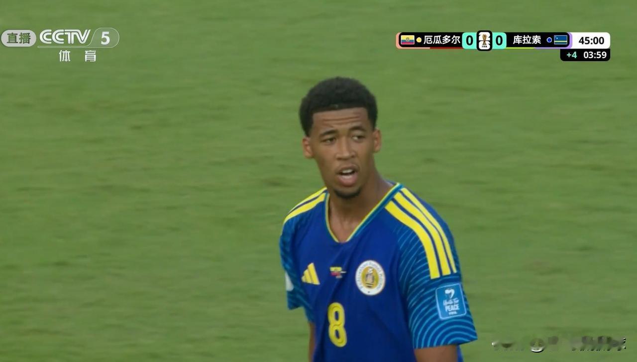时隔24年登上世界杯主裁席位的马宁，本场执法瞬间掀起巨大赛场风波，相关画面快速冲