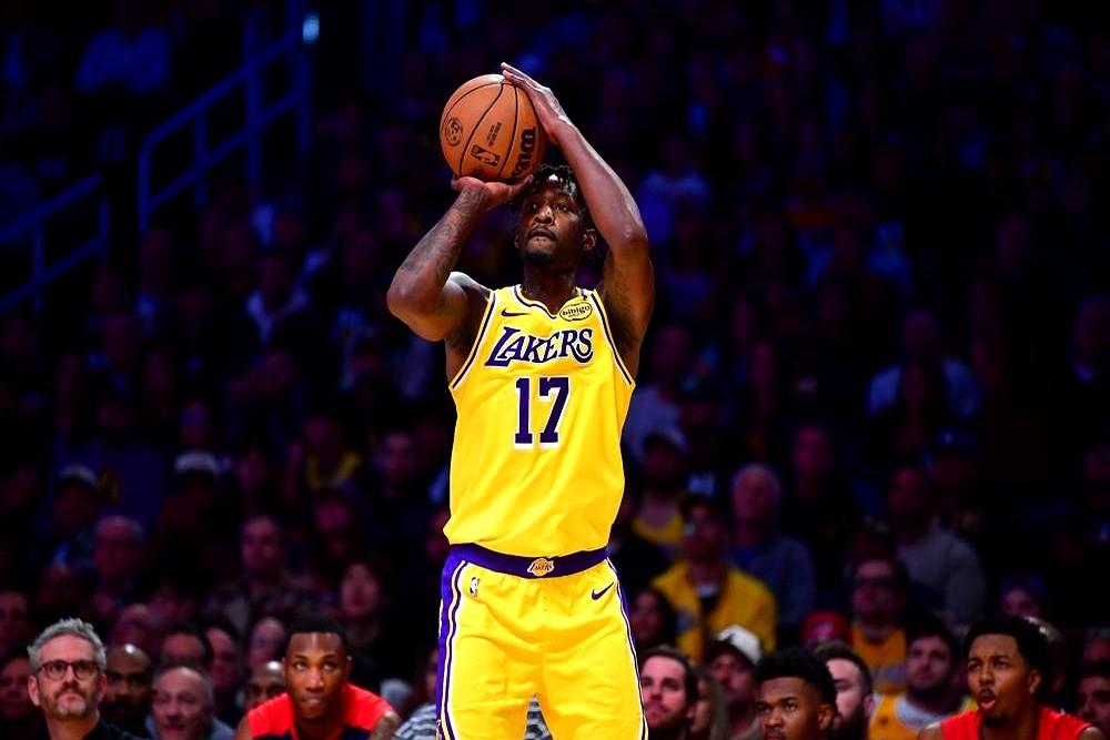 火箭这5300万，真就打水漂了？场均3.1分，三分命中率25%，芬尼-史密斯