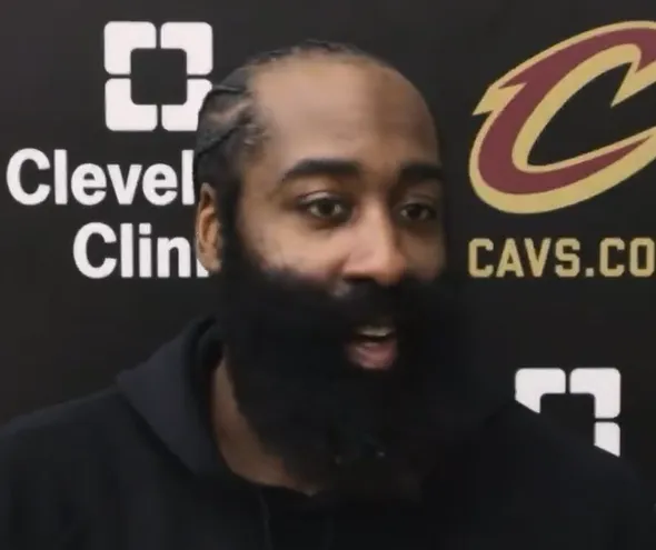 詹姆斯-哈登今天在训练结束后接受了媒体的采访。谈到与米切尔的磨合情况，哈登表