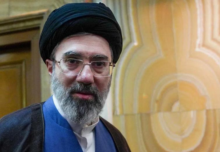伊朗导弹反击以色列，最高领袖全程"失联"？几小时决策速度暴露致命问题当地