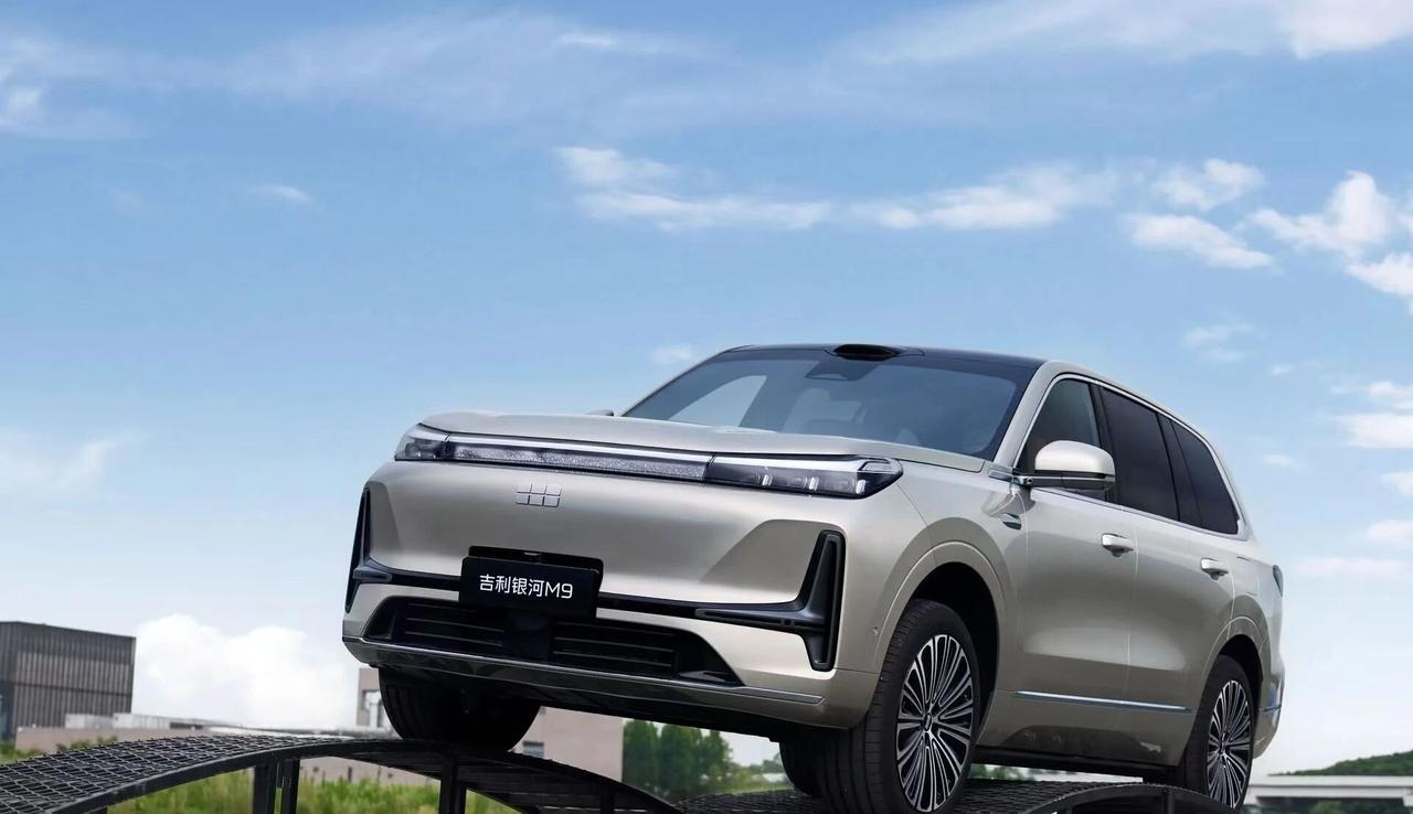 不到20万买中大型六座？银河M9太卷了家用中大型SUV，吉利银河M9堪称高性价比