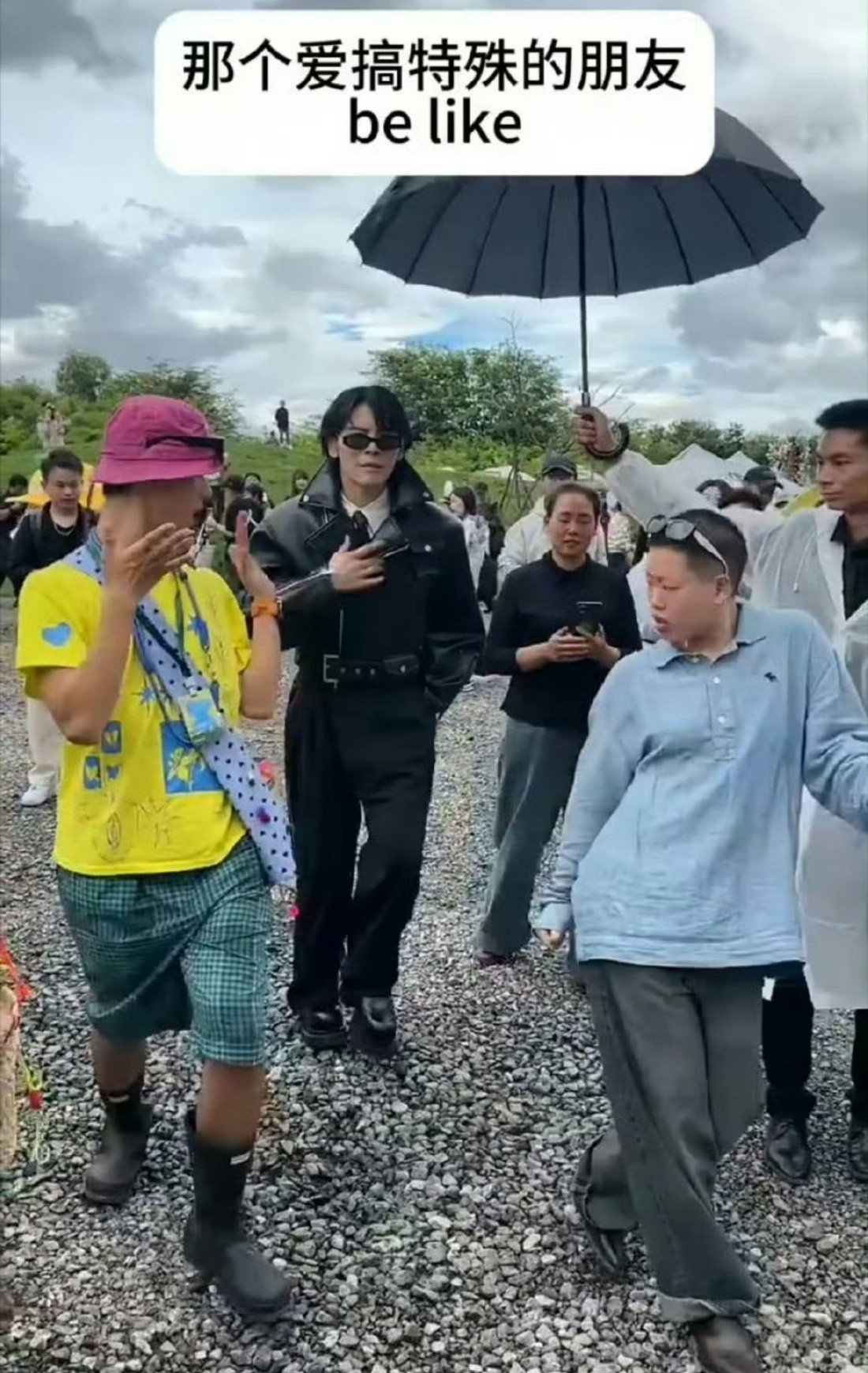 向佐终于遇到了舒适朋友圈你小子能不能不要这么搞笑眼泪都出来了[笑着哭]​​​