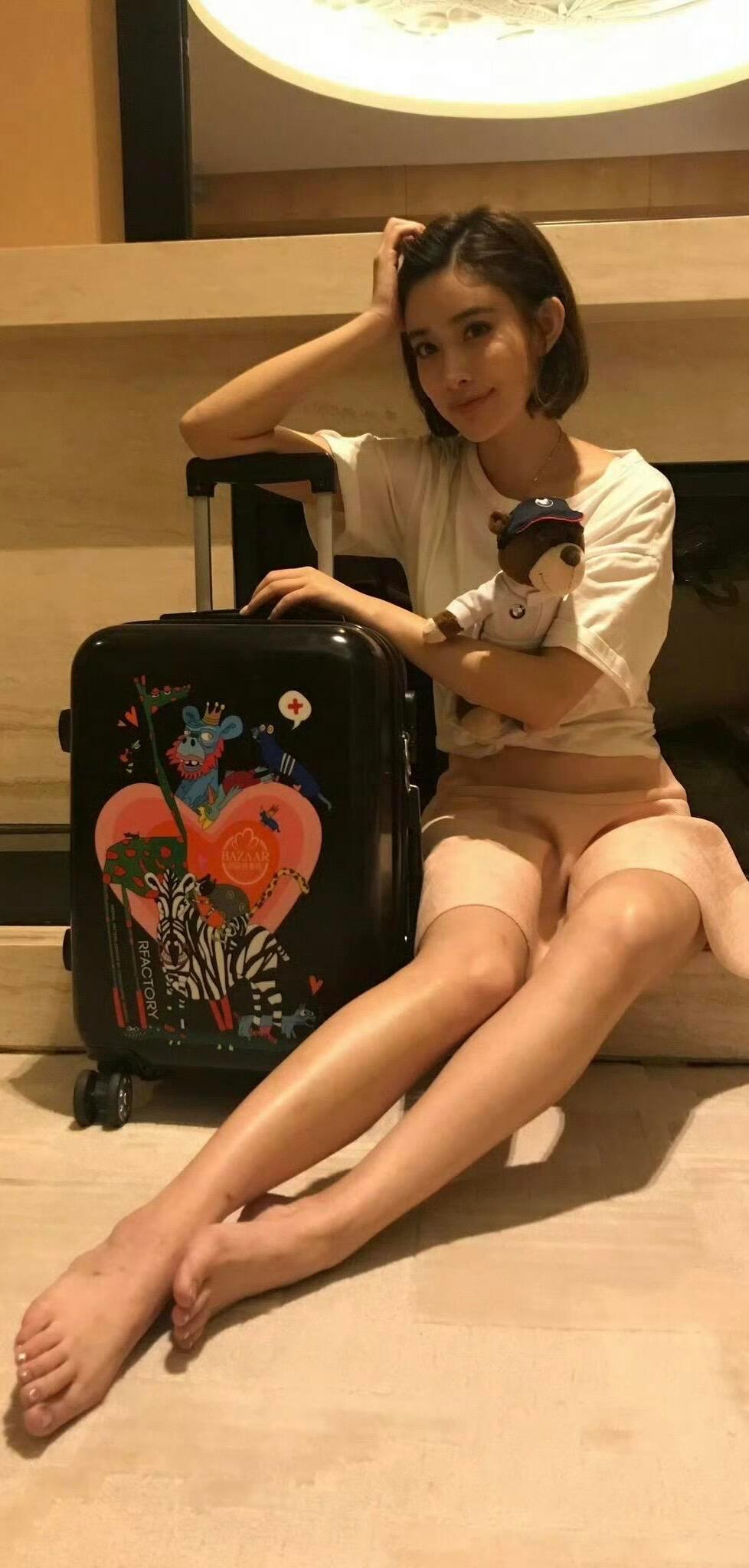 孟子义早期幼嫩肌肤好美啊