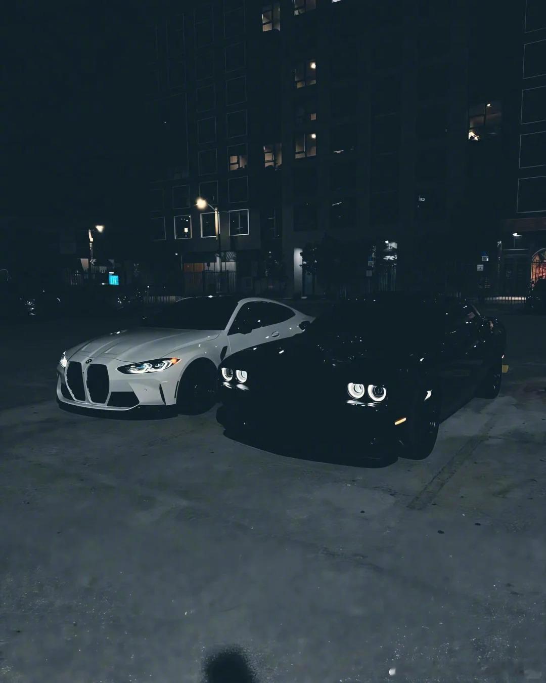 hi，bro，咱俩谁帅啊？​​​
