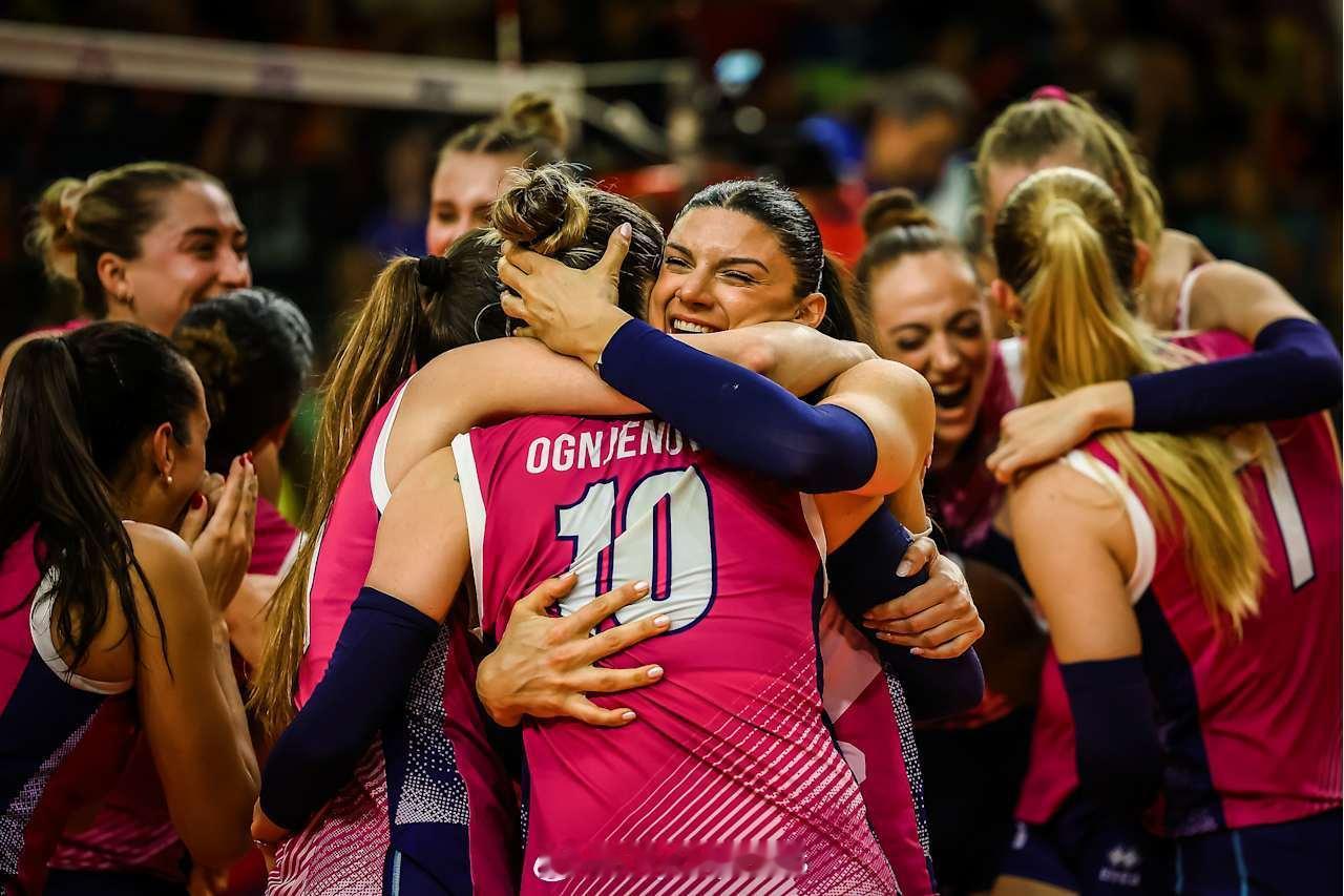 【奥格年诺维奇下赛季将换东家】排球转会动态41岁的奥格年诺维奇刚刚在世俱杯上帮