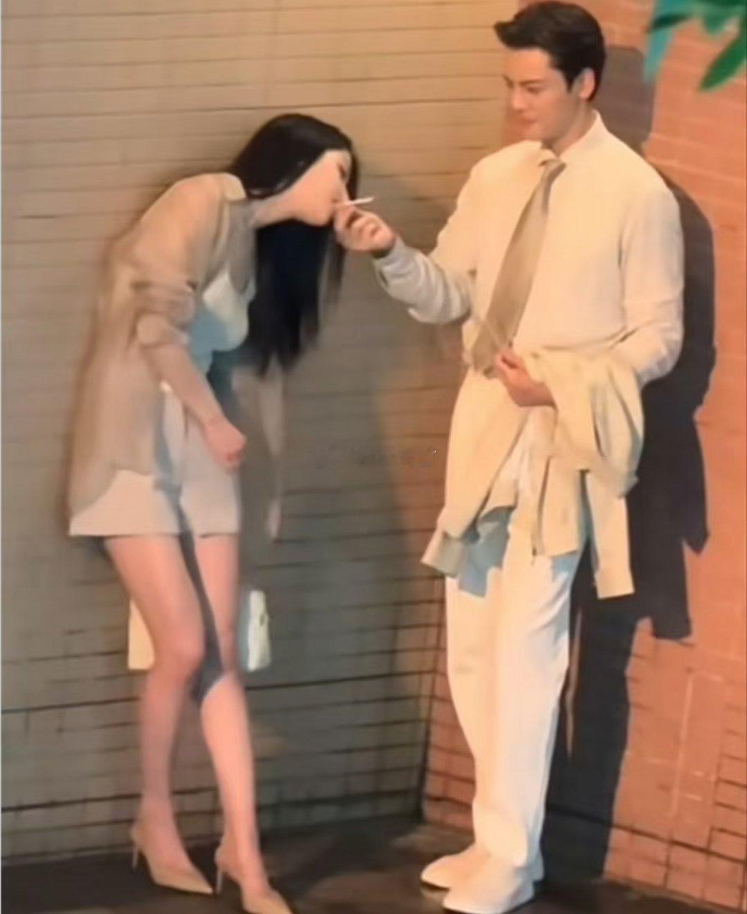 抽烟完全是本色出演，根本不需要导演指导。