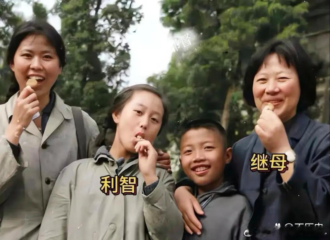 利智小的时候已经很可爱，岁月是美人最好的注脚和背景！