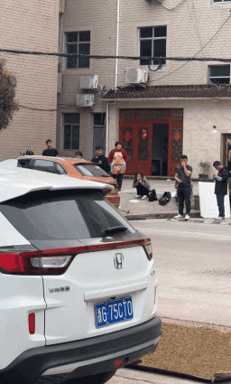 阿姨这有点过于超前了