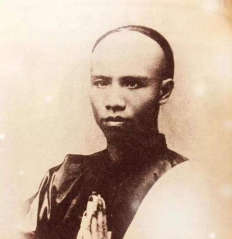 谭嗣同之死：其父未救他实是不想救？老仆为其收尸，其妻想殉情。1898年9月28日