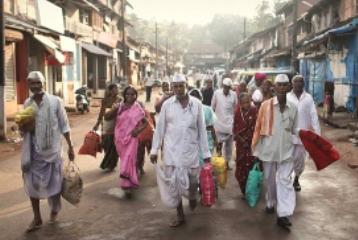 如果没有外力介入，如果不是被逼到没饭吃，印度人数百年都不会去改变现状。因为他们畏