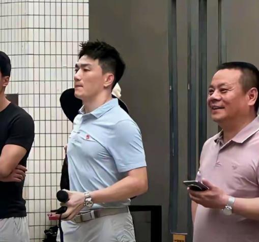 张馨予的老公也没说的那么帅