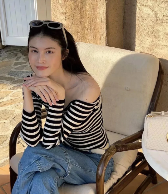 何穗我们中国的超模，长的很有灵魂美不同于那种排骨模，而是骨肉丰韵加上皮肤白皙