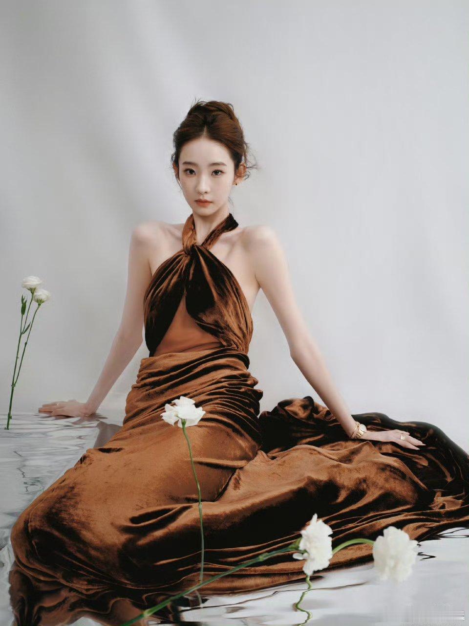 时代峰峻大公主张艺凡二公主邓恩熙的造型也好好看，感谢宣言粉丝大喊时代峰峻倒闭