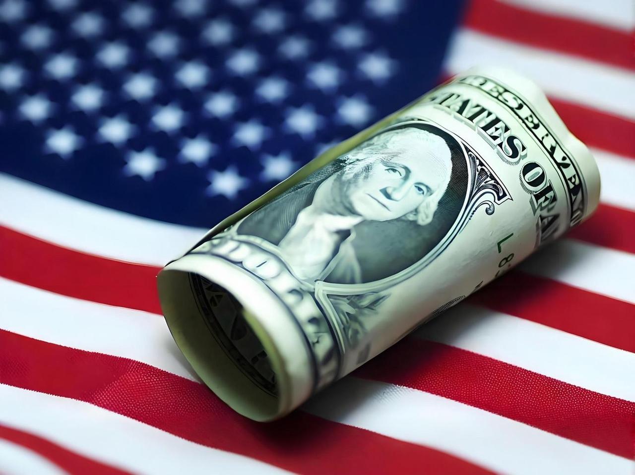 一个反常的信号出现了美国正在疯狂发债，但奇怪的是，我们、日本、欧洲，这些过去的