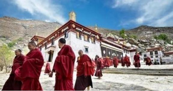 西藏的问题，唐朝整不明白，元朝整不明白，明朝也整不明白，但是硬是让清朝给整明白了