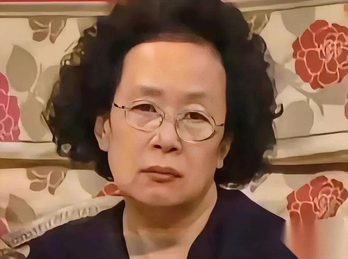 人老了真没用？先别急着杠看完这个故事你就懂前几天遇到位退休高管，穿得挺体