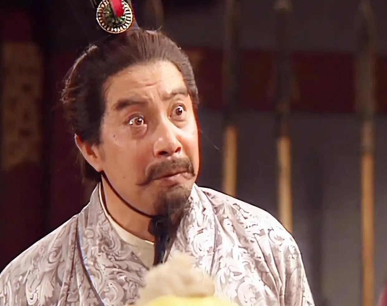 袁术为什么一定要称帝？ 世人多骂袁术狂妄自大、不知天高地厚，竟敢在汉室未亡、