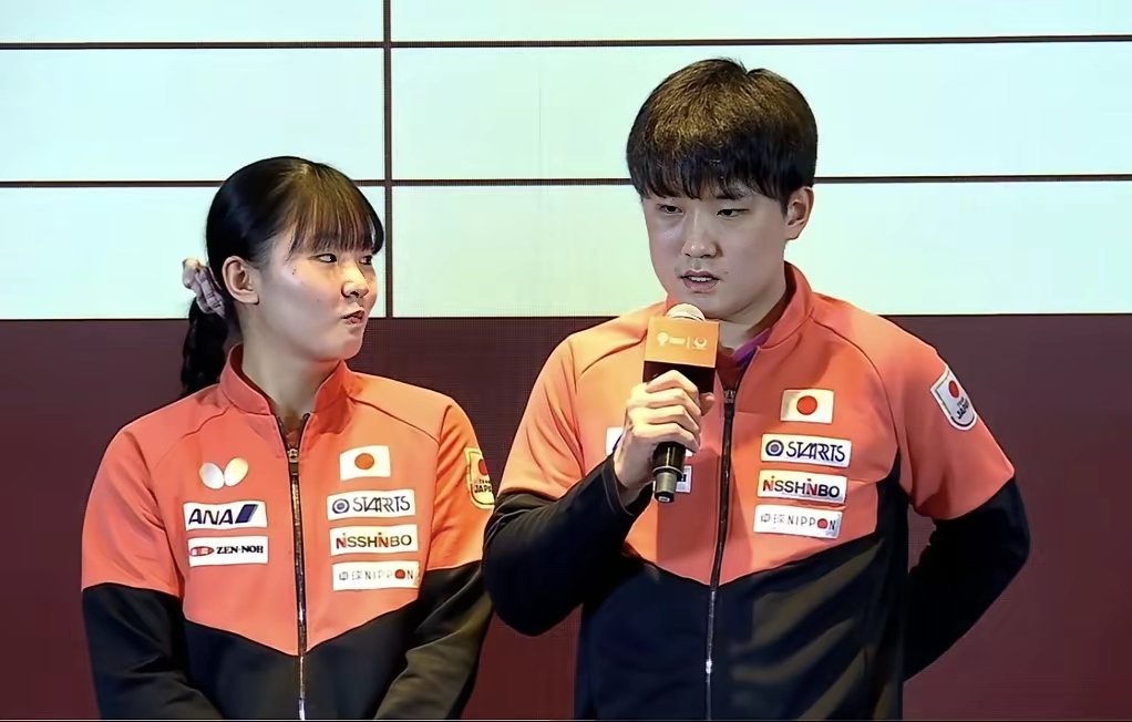 抽签的时候，张本美和憋着想笑，都快憋不住了。记者问张本智和喜欢成都的美食吗，先是