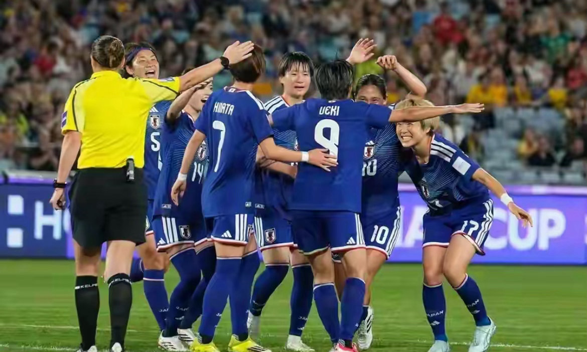 4:0狂胜！射门42:4碾压！亚洲第二朝鲜女足锁定世界杯名额，中国女足虽未直接晋